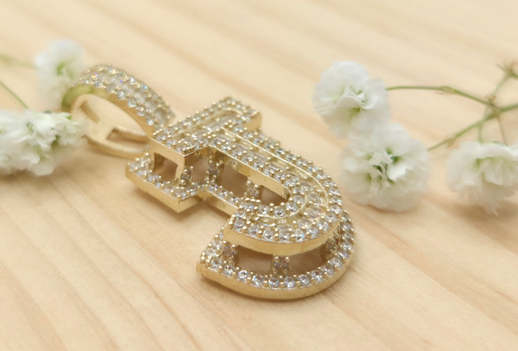 10KT MEDIUM CZ "J" LETTER PENDANT Weight 5.1GR