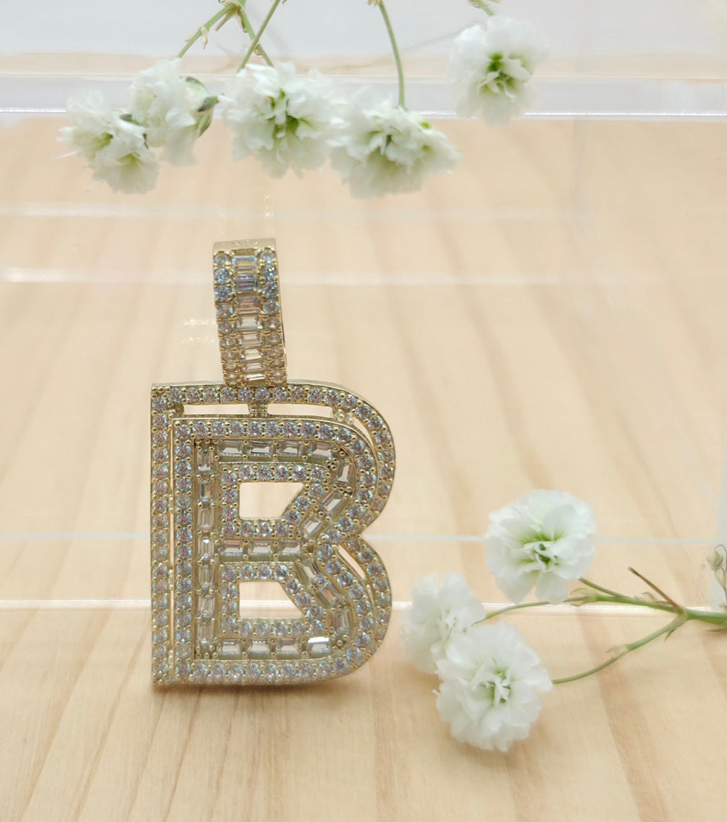 10KT SMALL CZ "B'' LETTER PENDANT Weight 4.4GR