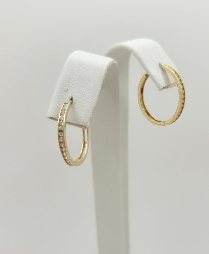 10KT DELICATE CZ DETAIL HOOPS EARRINGS Size 3 Weight 2.6GR