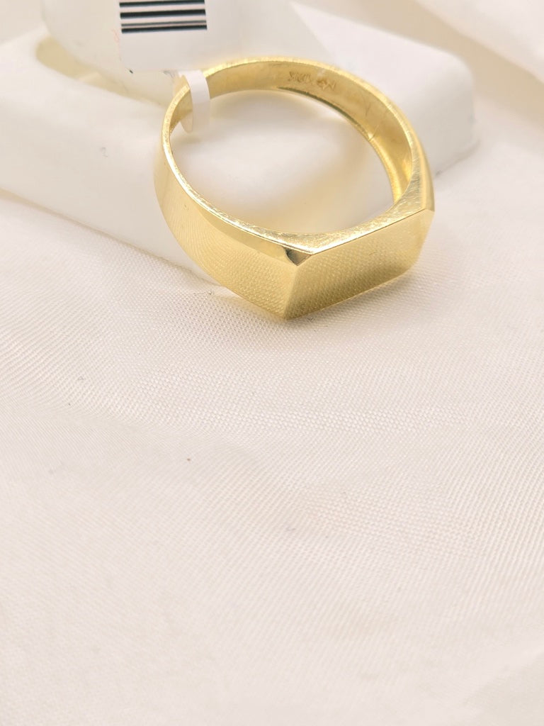 10KT SQUARE DESIGN ENGRAVABLE MAN'S RING Size 10 Weight 2.5GR