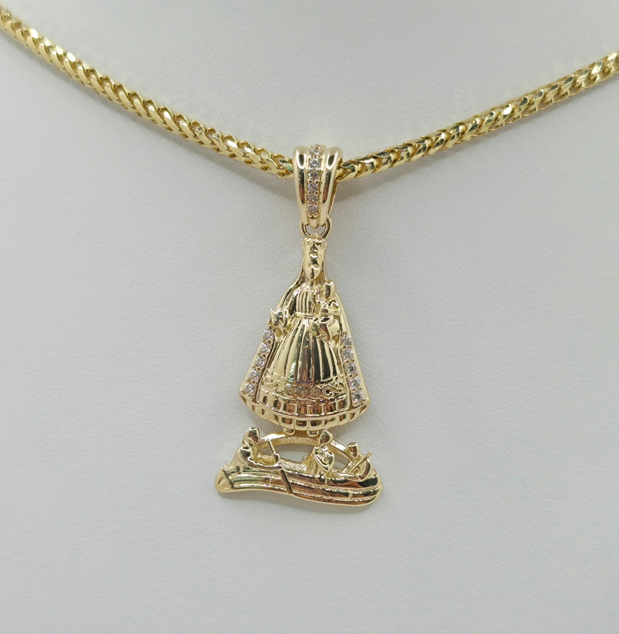 14KT CZ DETAIL SMALL CARIDAD PENDANT Weight 2.3GR