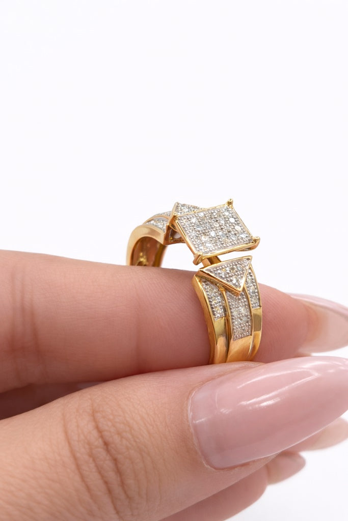 10KT SQUARE ELEGANT PROMISE DIAMOND RING  Size 7/0.17CT