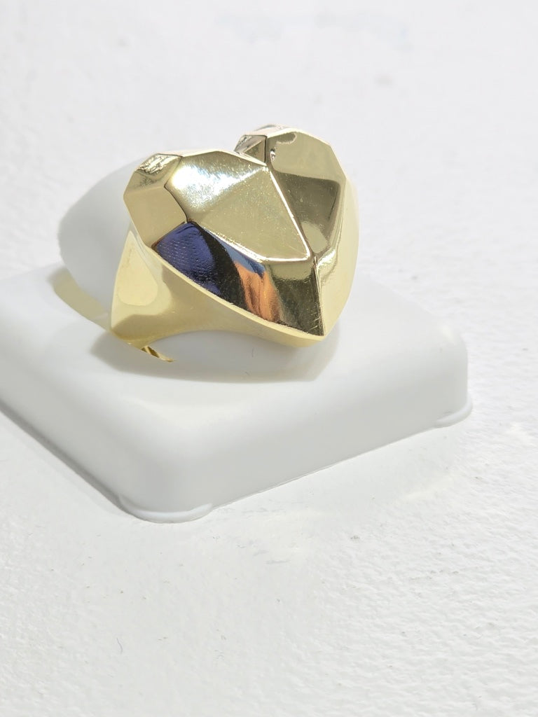 10KT FANCY HEART RING Size 7 Weight 4.6GRS