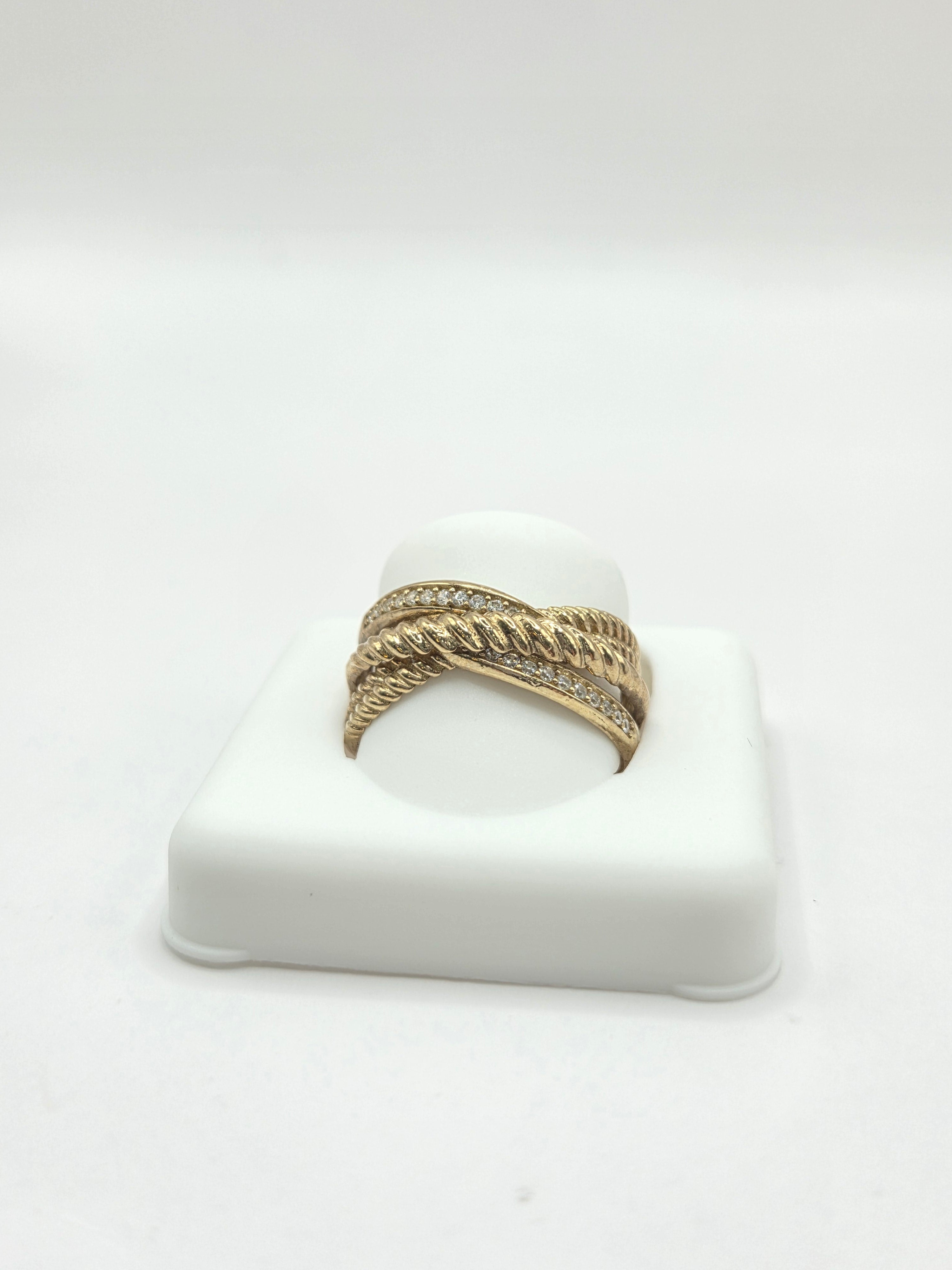 10KT BRAIDED ROPE CZ DETAIL RING Size 7 Weight 2.6GR