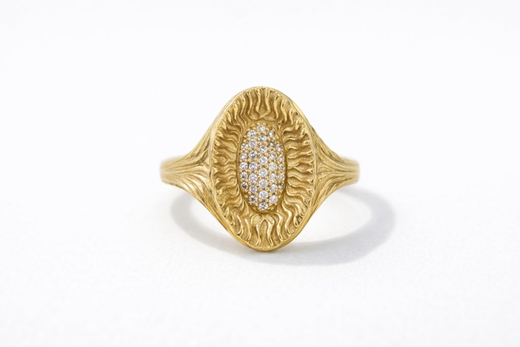 14KT VINTAGE ALMOND CZ DETAILS RING Size 8 Weigth 4.6GR