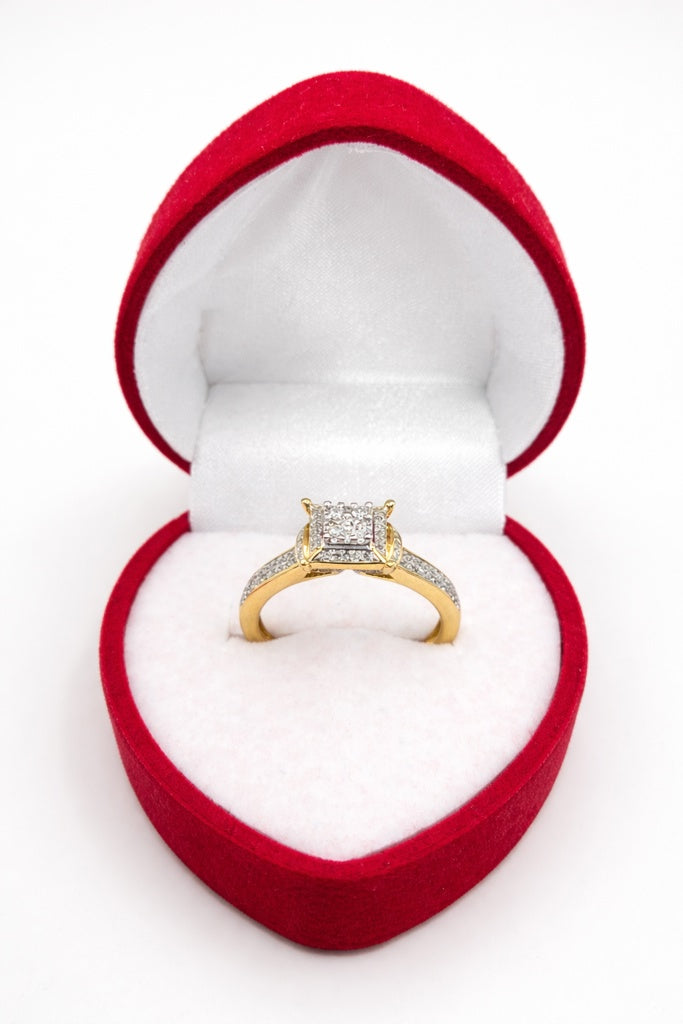 10KT  SQUARE ELEGANT DIAMOND PROMISE RING Size 7/0.26CT Weigth 3.1GR