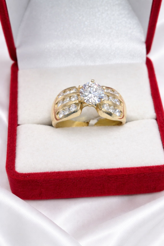 10KT ELEGANT CZ DETAIL ROUND STONE PROMISE RING Size 8 Weight 5.5GR