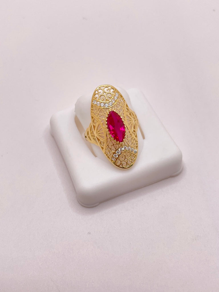 10KT ALMOND RING WITH PINK STONE INSIDE Size 7 Weight 2.43GR