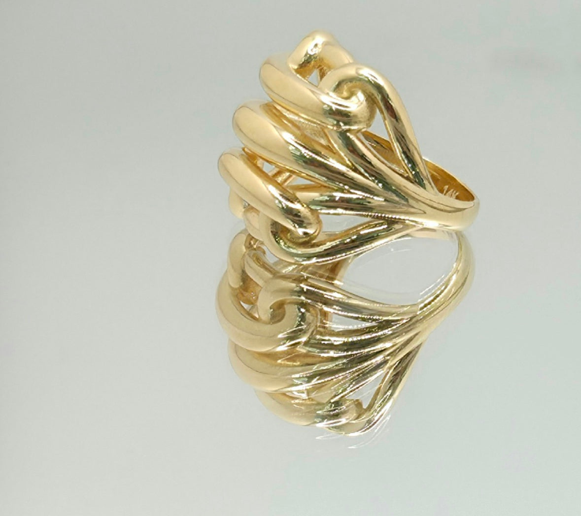 14KT ELGANTE INTERTWINED RIBBONS RING  Size 7 Weight 3.6GR