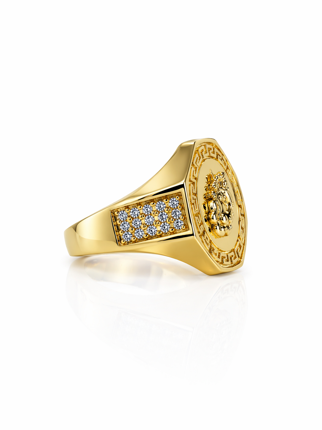 10KT SOLID GREEK DESIGN FRAME SCORPION ROUND RING  Size 10  Weigth 8.2GR