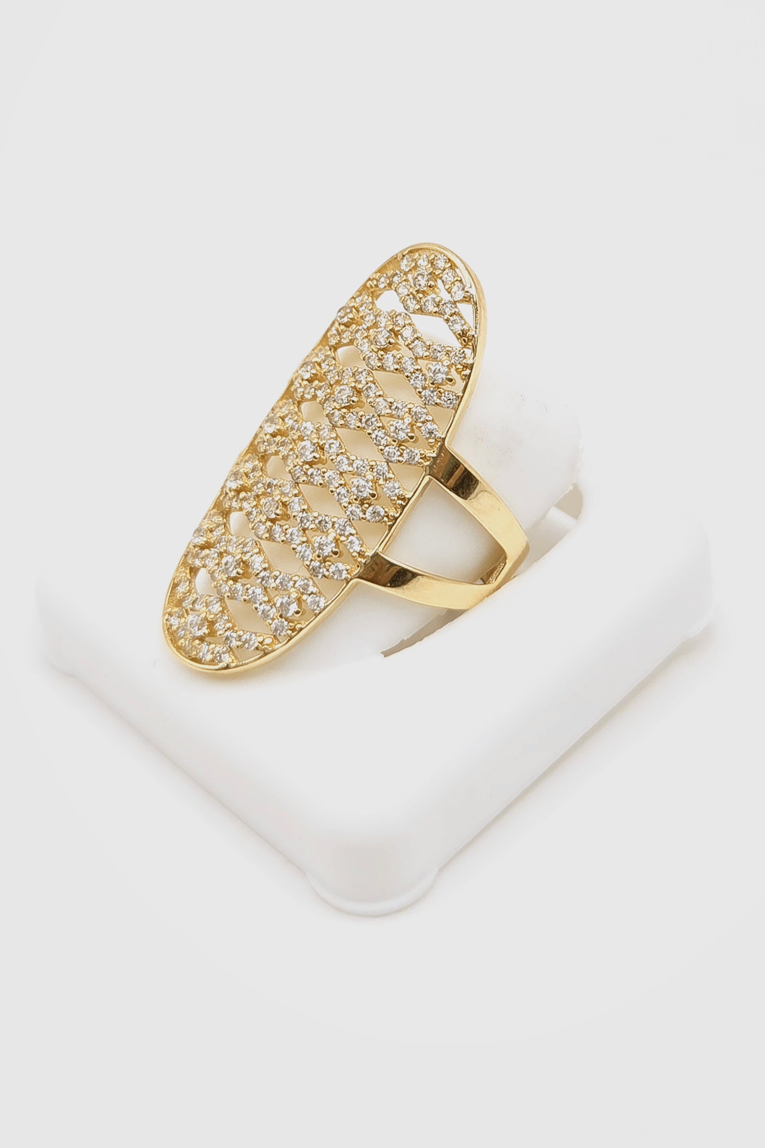 14KT MODERN CZ DETAIL RING Size 8 Weight 5.1GR