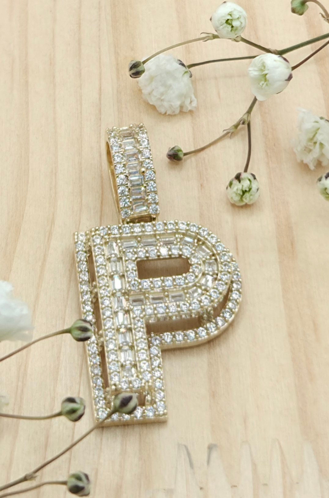 10KT SMALL CZ "P" LETTER PENDANT Weight 3.9GR