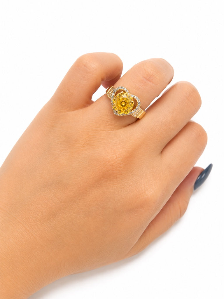 14KT YELLOW STONE HEART RING Size 7 Weight 3.2GR