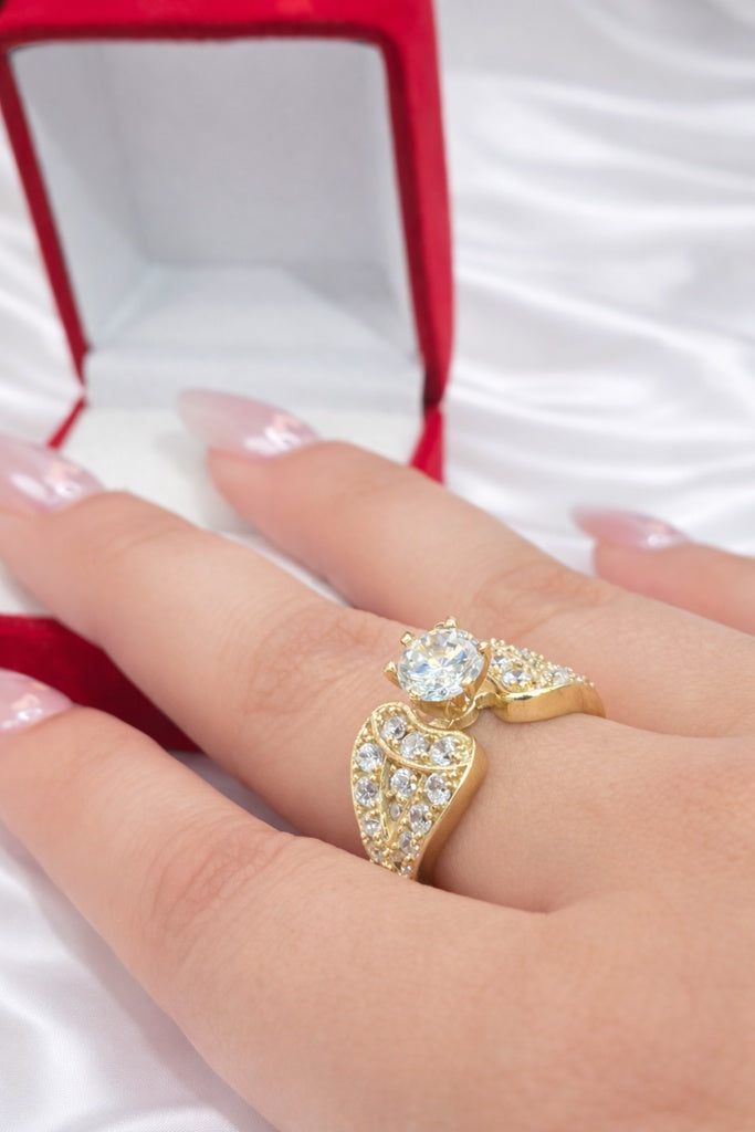 10KT MODERN CZ DETAIL ROUND STONE PROMISE RING Size 7.5 Weight 4.5GR