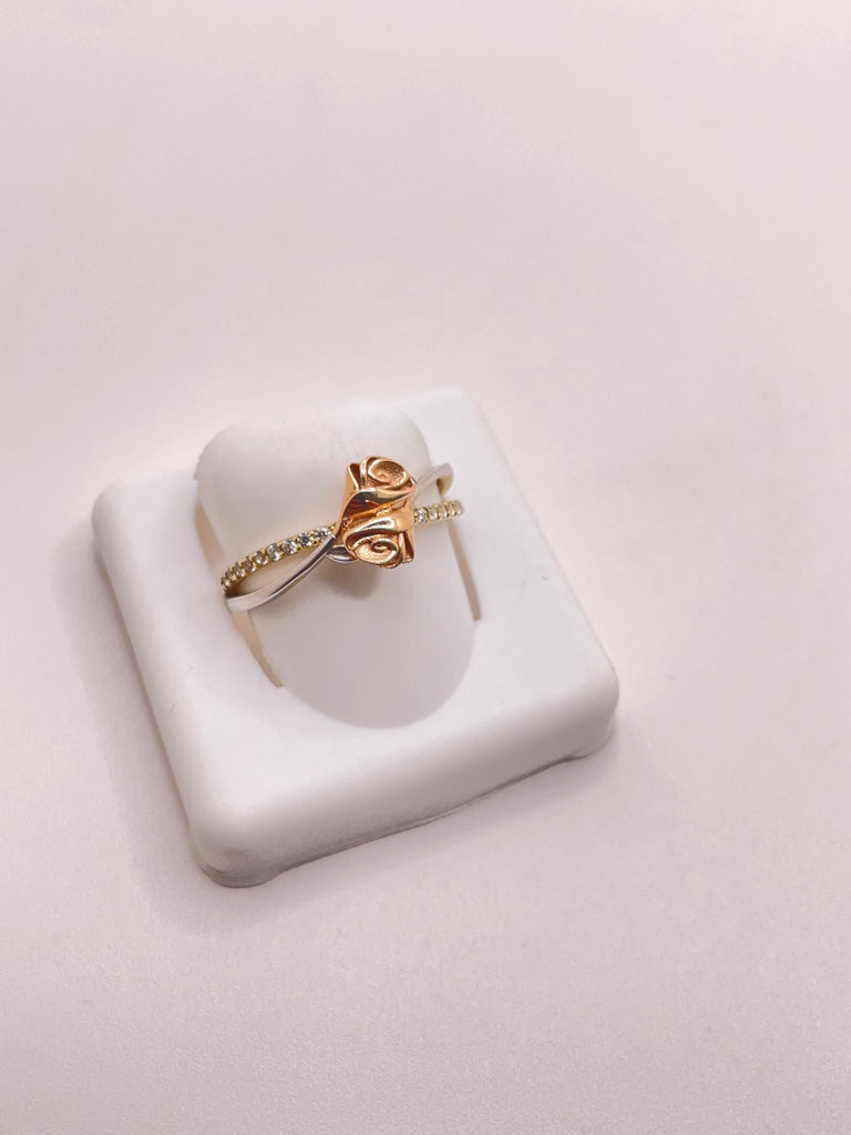 10KT DELICATE TWO-GOLD ROSES RING Size 8 Weight 1.68GR