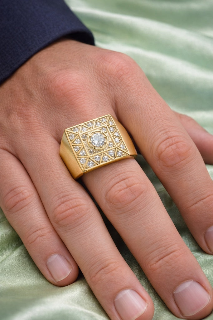 10KT CZ ELEGANT SQUARE MEN'S RING Size 10 Weight 7.8GR