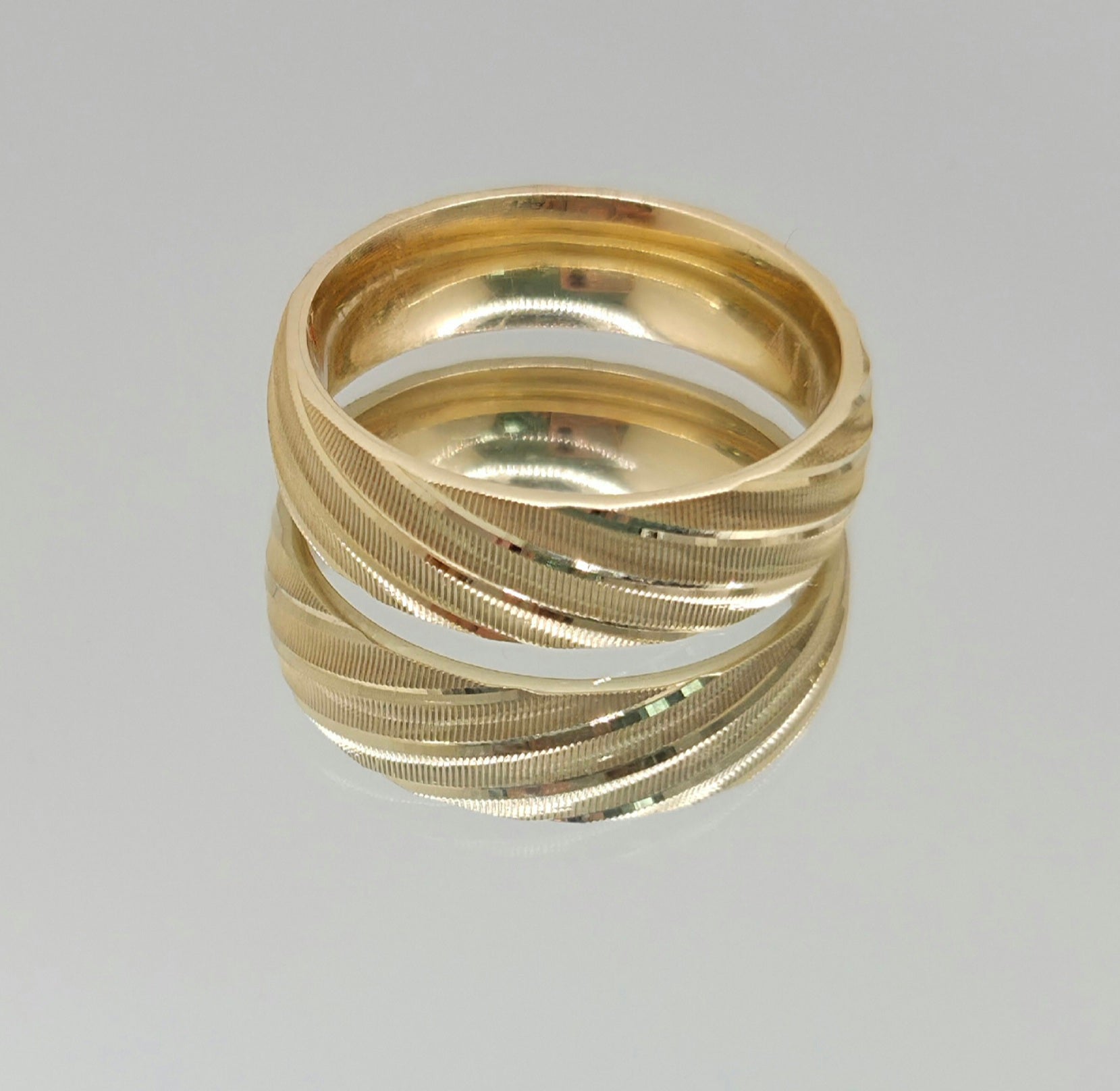 10KT FANCY ETCHED GROOVES DESIGN WEDDING BAND RING Size 7 6MM Weight 2.9GR