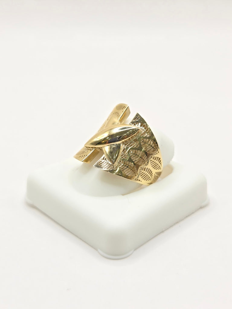 10KT FANCY LEAVES SILHOUETTES BACK DESIGN X DETAIL CENTER RING Size 7-8 Weigth 2.8GR