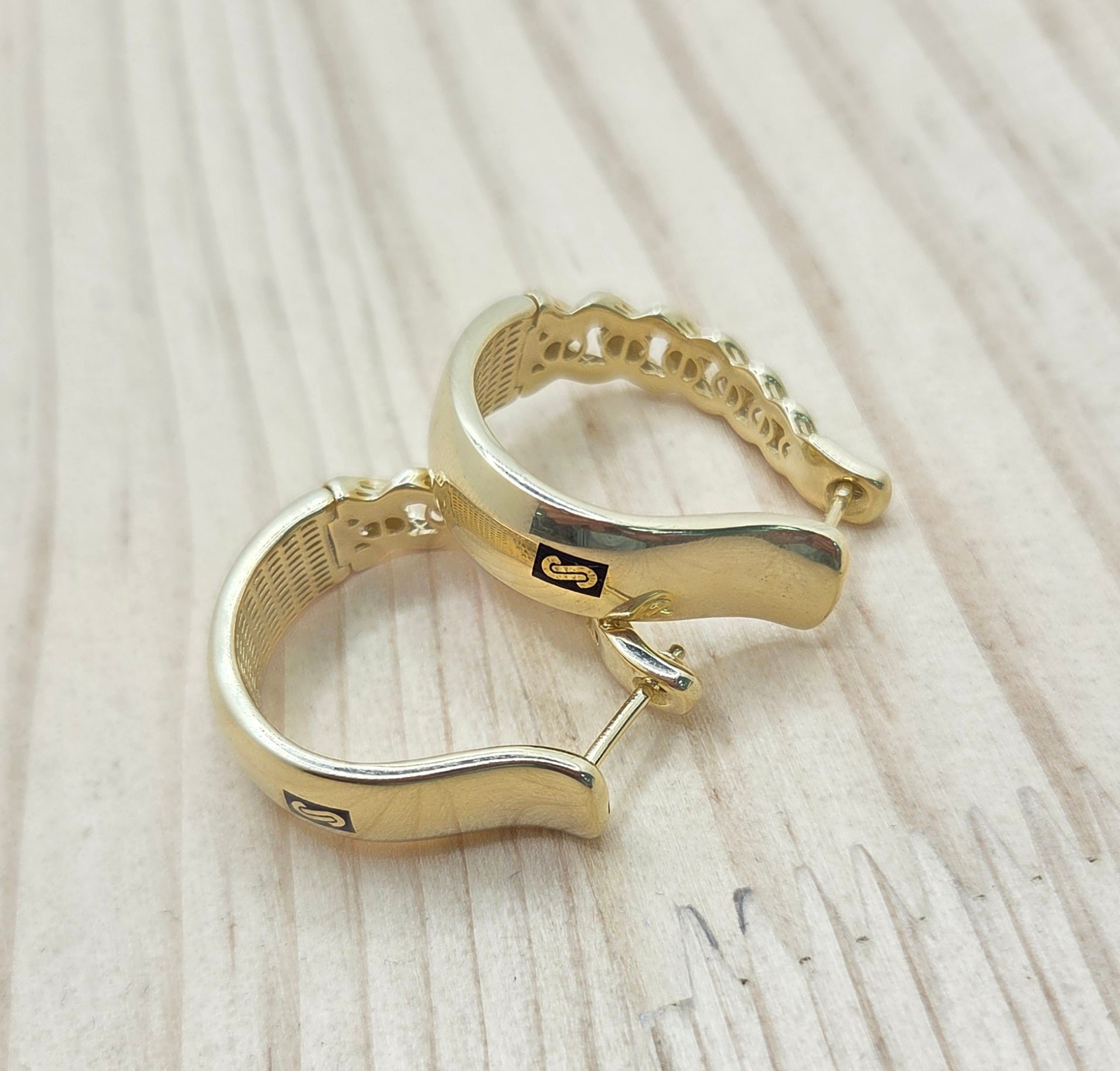 10KT LARGE PLAIN CERTIFIED MONACO HOOPS EARRINGS Weight 7.1GR