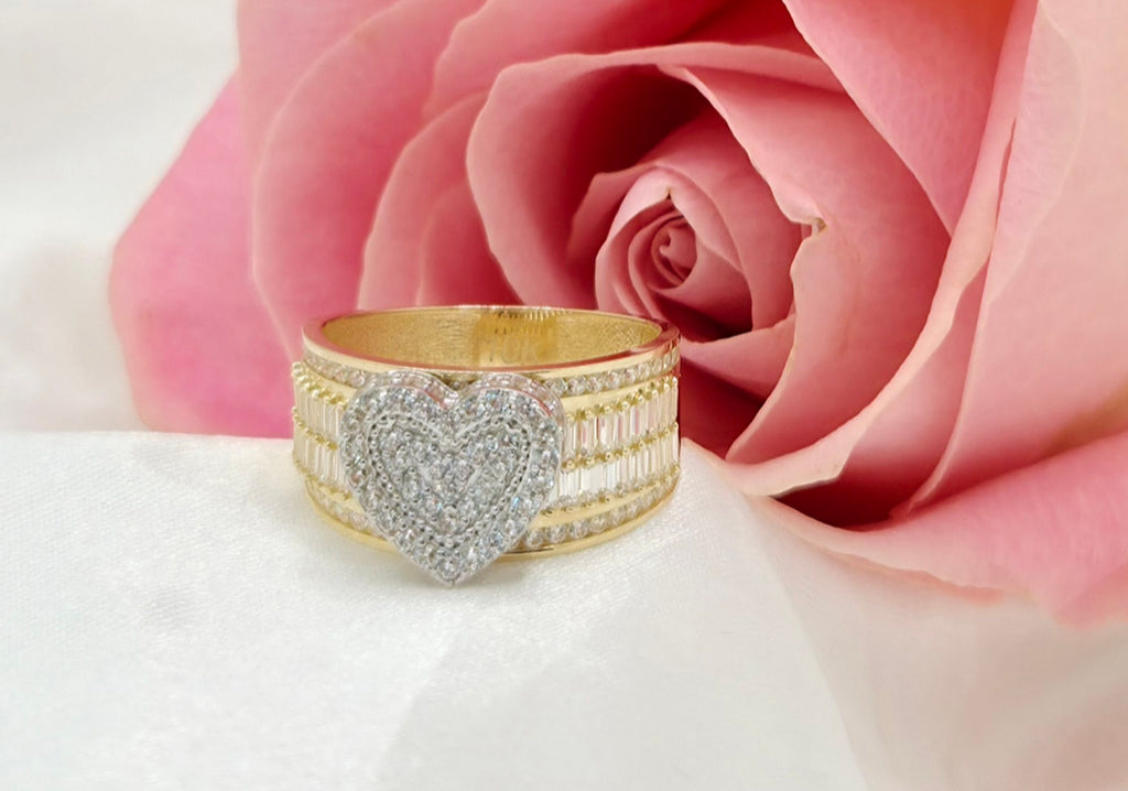 10KT CZ HEART RING WITH TWO ROW ZIRCONIA BAR DETAIL Size 7-8 Weight 4.2GR