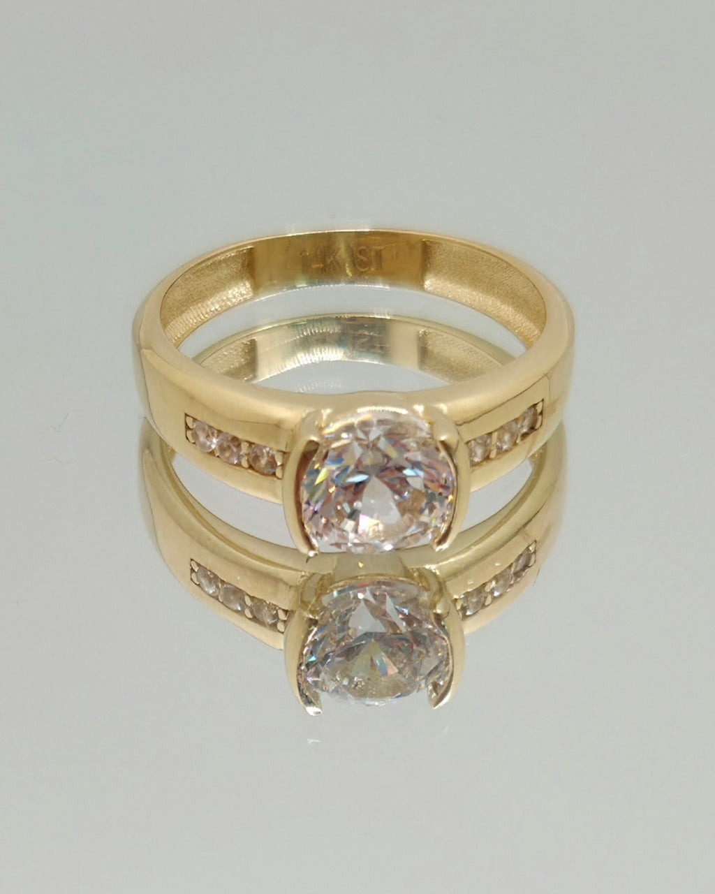 14KT DELICATE SMALL WHITE STONE PROMISE RING Size 7 Weight 3.3GR