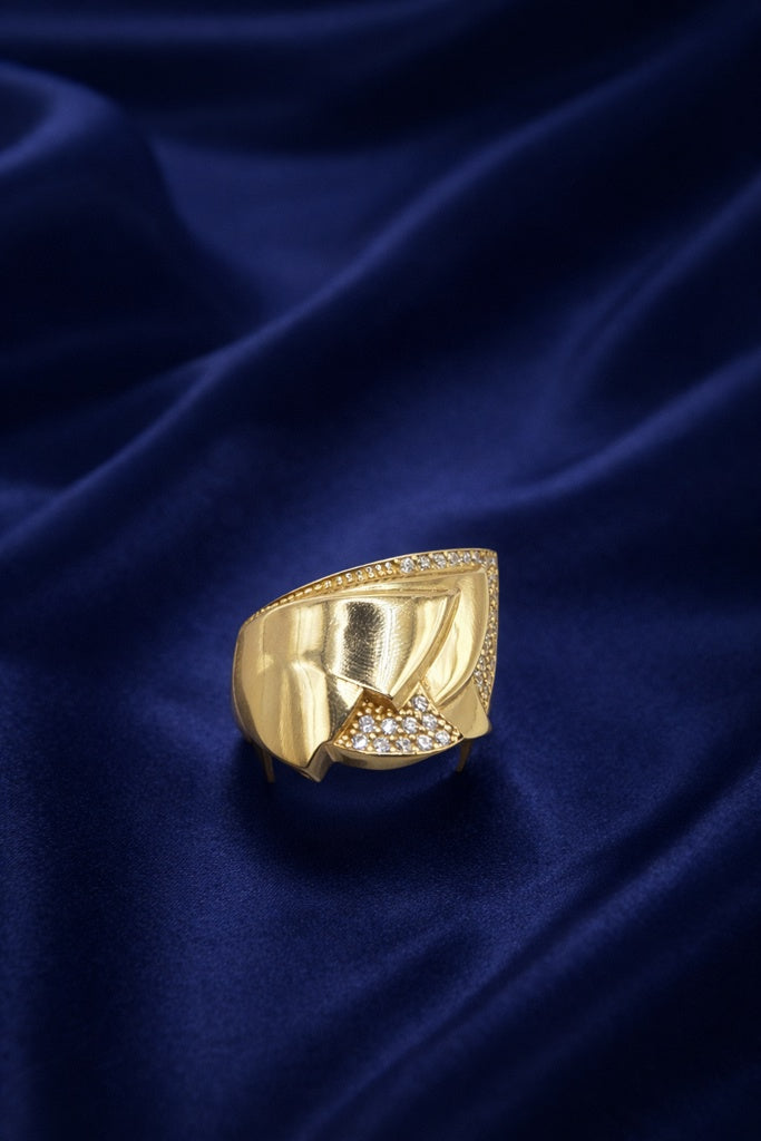 10KT MODERN ASYMETRIC WOMAN'S RING Size 7.5-8.5 Weight 5.5GR