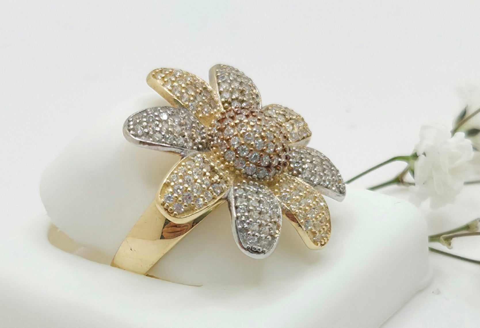 14KT CZ TWO TONE BIG FLOWER RING Size 7 Weight 5.3GR
