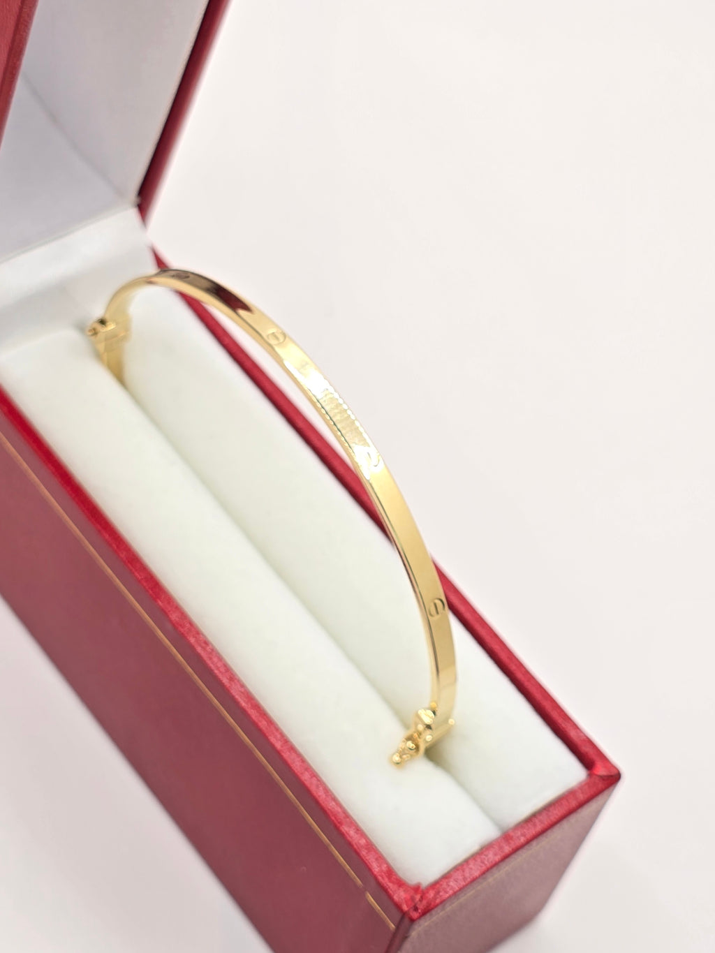 14KT  YELLOW GOLD CARTI BANGLE Size 3MM Weight 3.7GR