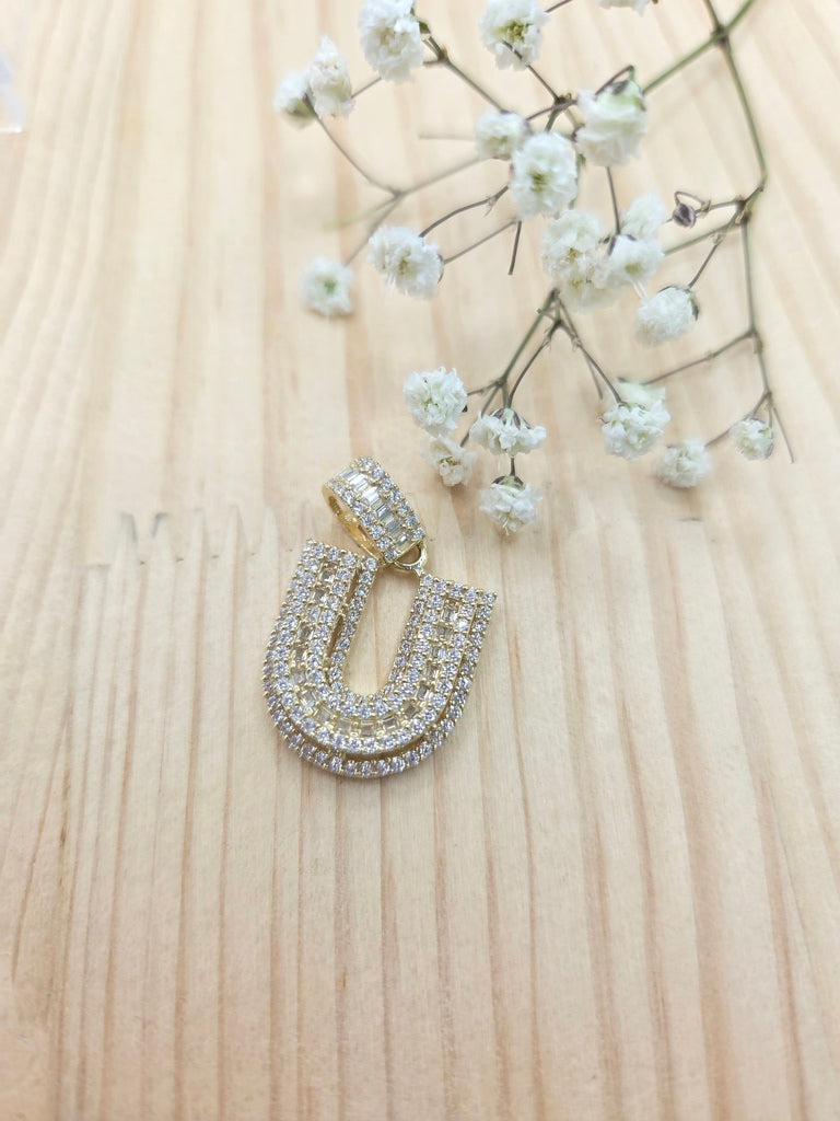 10KT SMALL CZ "U" LETTER PENDANT Weight 6.6GR