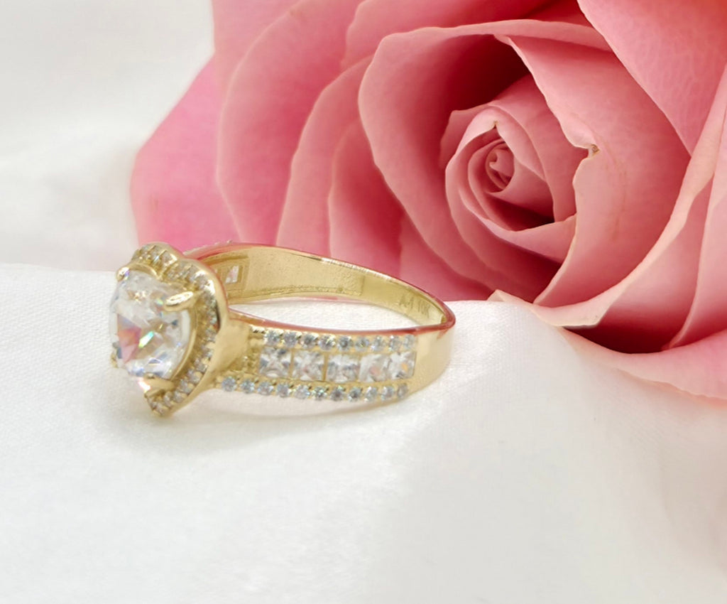 10KT WHITE STONE HEART WITH CZ DETAIL RING Size 7-8 Weight 3.6GR