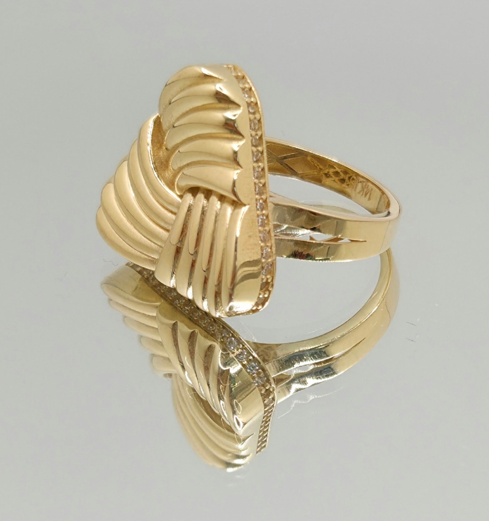 14KT MODERN GEAOMETRIC RING Size 6 Weight 5.6GR