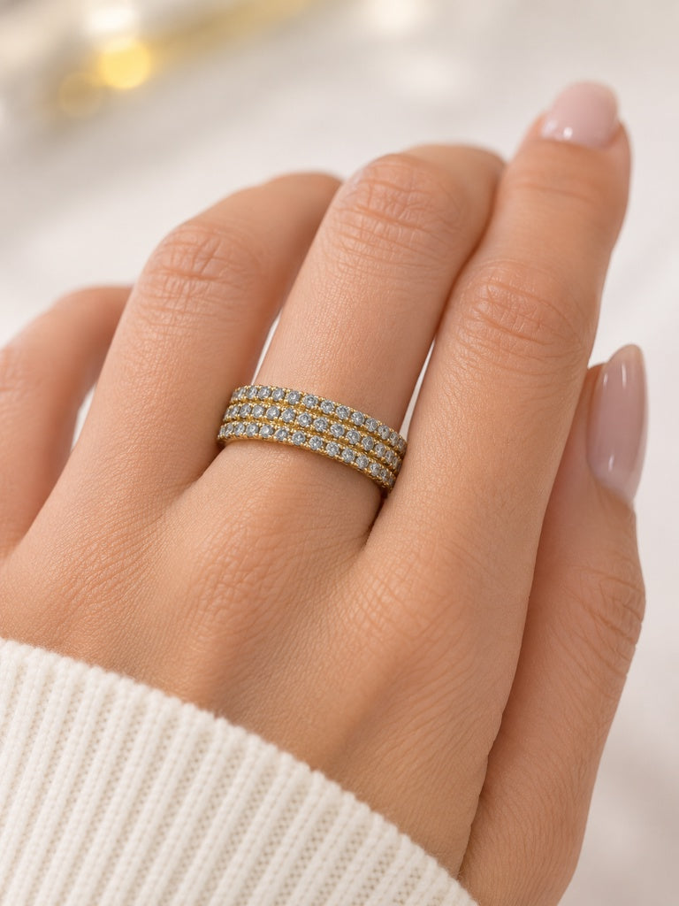 14KT DIAMOND BAND RING Size 7