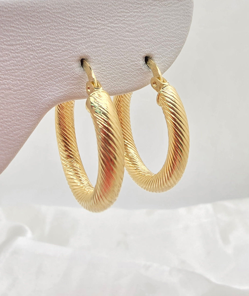 14KT TWISTED ROPE HOOPS EARRINGS Size 2 Weight 3GR