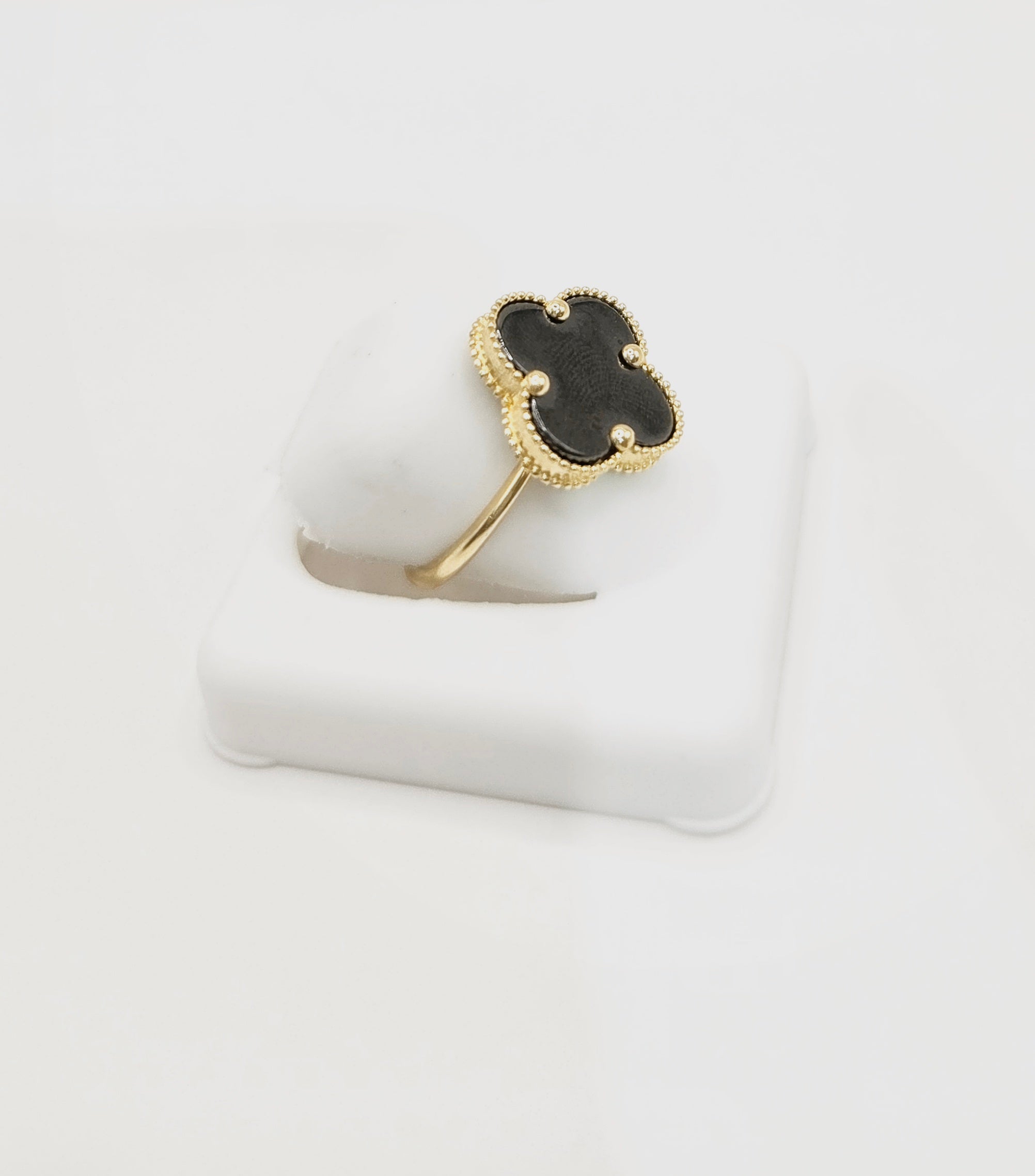 10KT FLOWER RING Size 7 Weigth 2.8GR