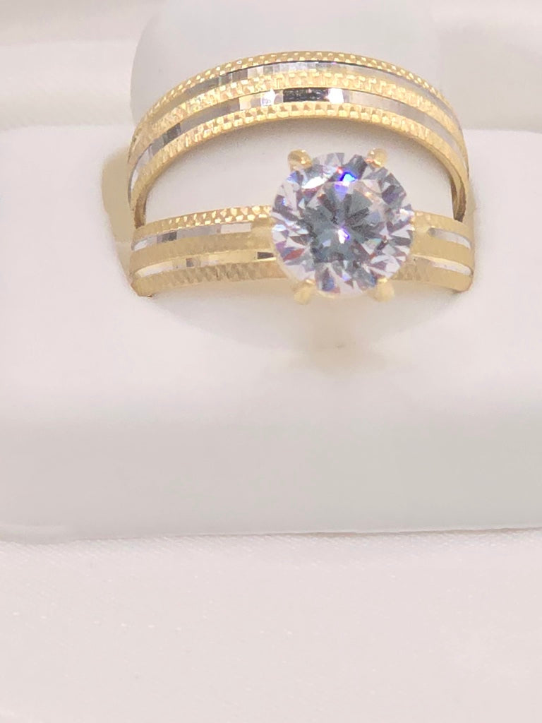14KT WHITE SPARKLIN DETAIL WOMAN'S ENGAGEMENT RING Size 7 & 8 Weight 4GR