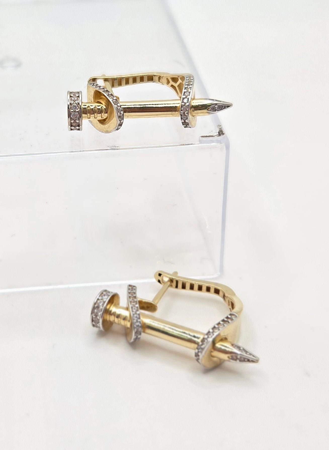 14KT MODERN NAIL STYLE HOOPS EARRINGS CZ Weight 6.3GR