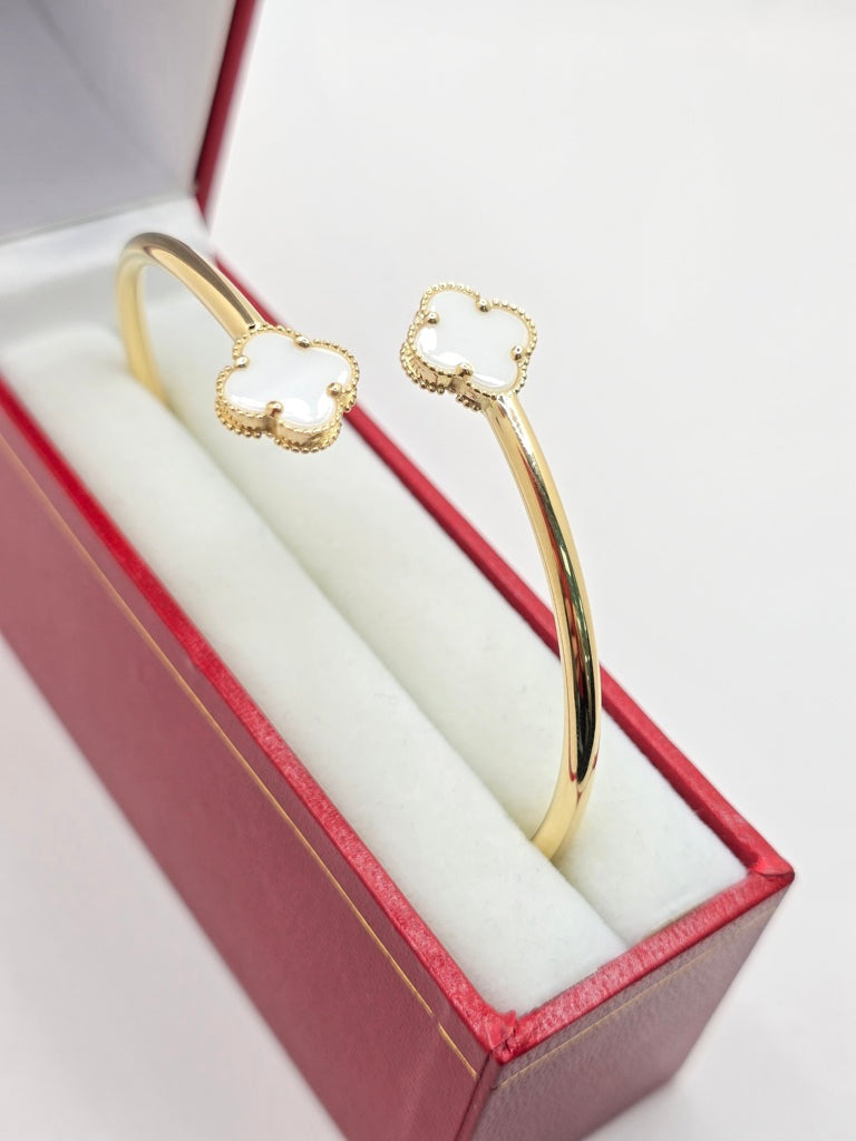 14KT WHITE CLOVER BANGLESize 3MM Weight 6.2GR