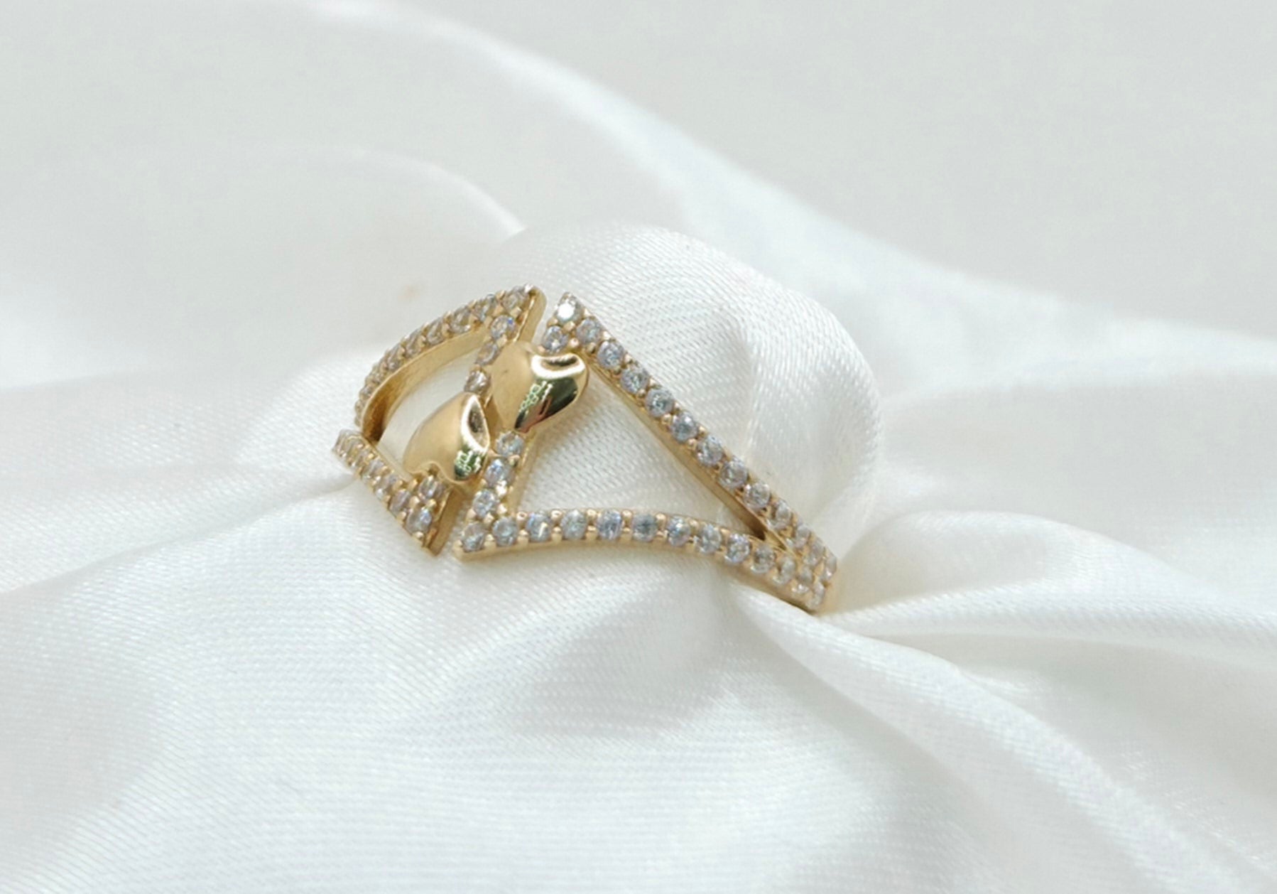 10KT DELICATE TWO SMALL HEART RING WITH ZIRCONIA Size 7 Weight 1.8GR