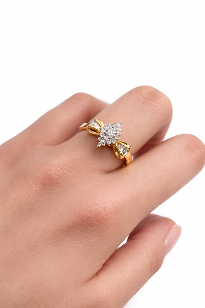 10KT DELICATE RIBBON DESIGN DIAMOND PROMISE RING Size 7/0.11CT
