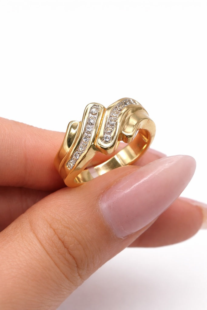 14KT SOLID DELICATE DIAMOND DETAILS WOMAN'S RING Size 6 Weight 7GR