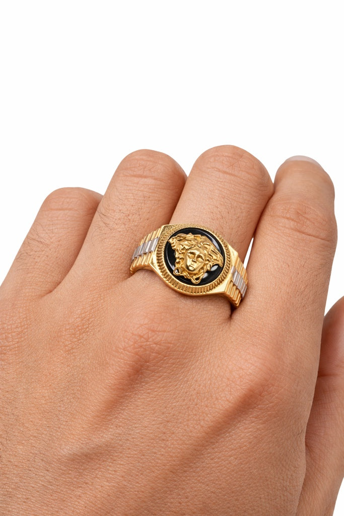 10KT MODERN MEDUSA ROUND ONYX BACKGROUND RING Size 12 Weight 6.1GR