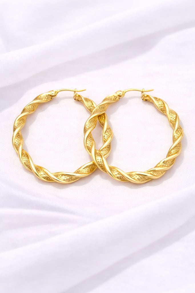 10KT SMALL DIAMOND CUT DETAIL ELEGANT TWISTED HOOPS EARRINGS  Size 4 Weight 2.8GR