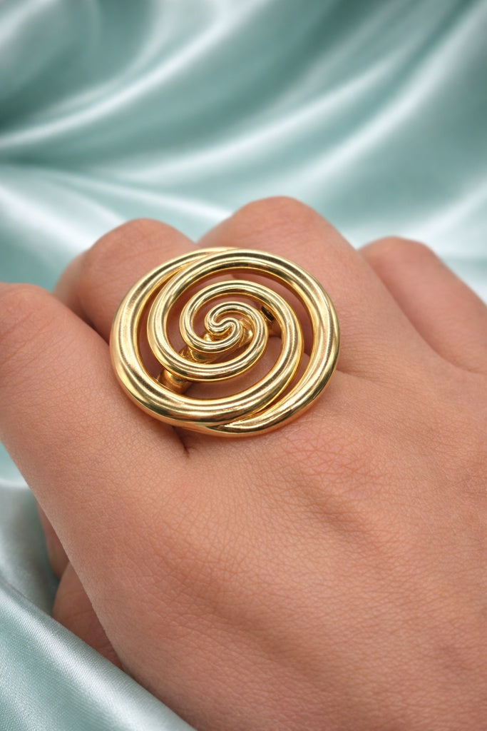 10KT MODERN SPIRAL RING Size 8.5 Weight 5GR