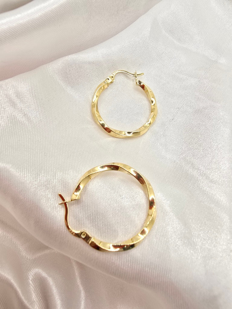 14KT DELICATE CROOKED HOOPS EARRINGS  Size 3 Weight 1.8GR