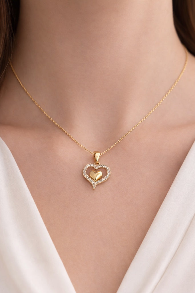 10KT NATURAL DIAMOND SMALL HEART PENDANT Weigth 0.9GR