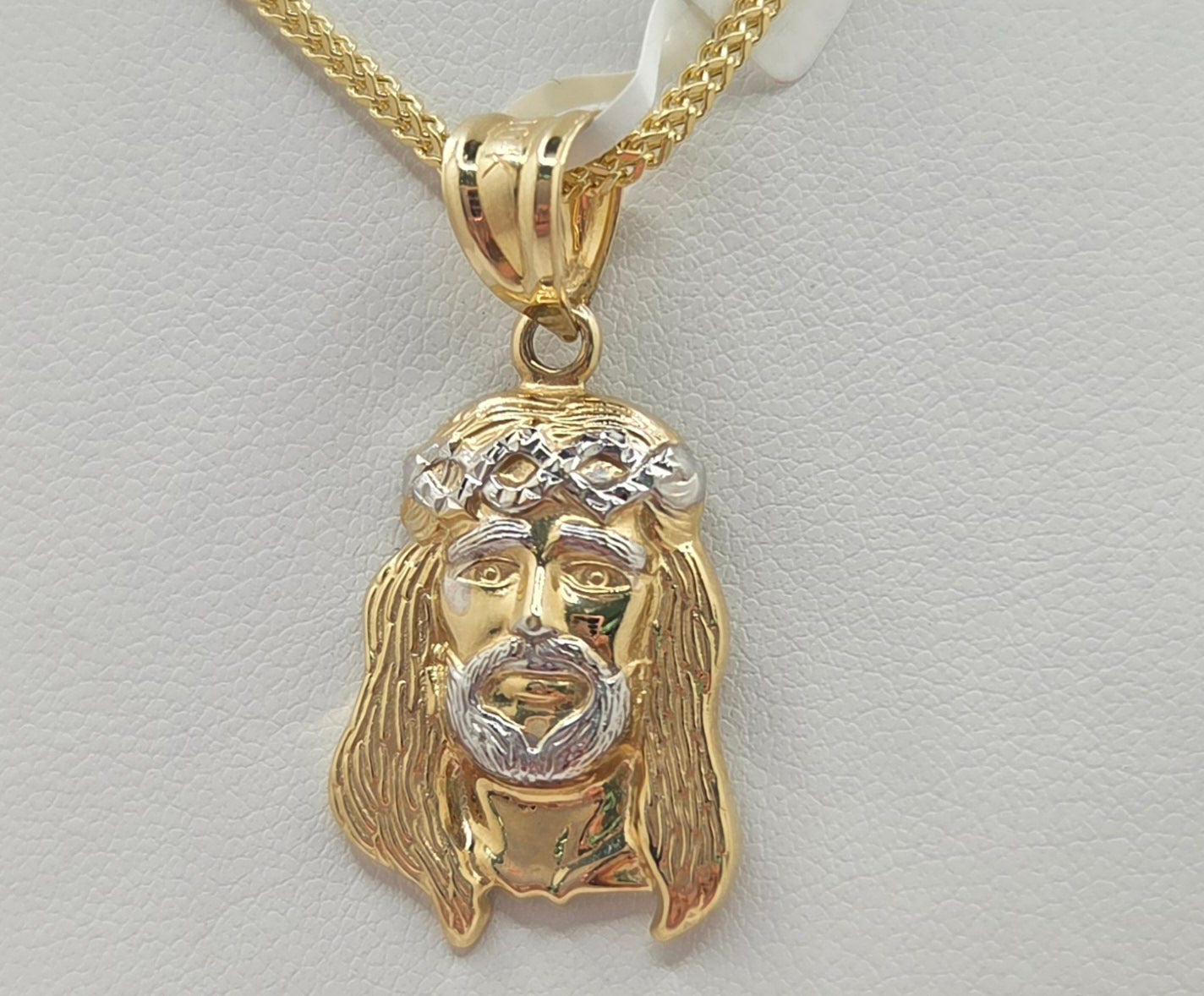 10KT TWO TONE JESUS FACE PENDANT Size SMALL Weight 1.9GR