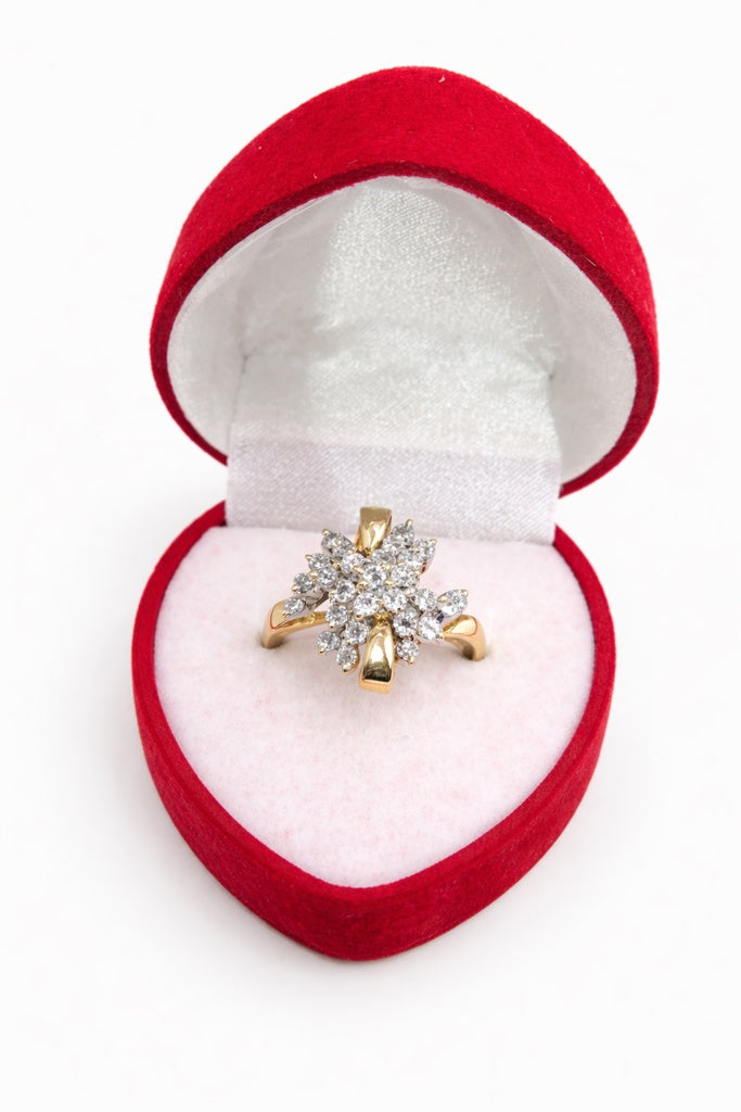 10KT ELEGANT ABSTRACT DESIGN DIAMOND WOMAN'S RING  Size 6.5 Weight 4.8GR