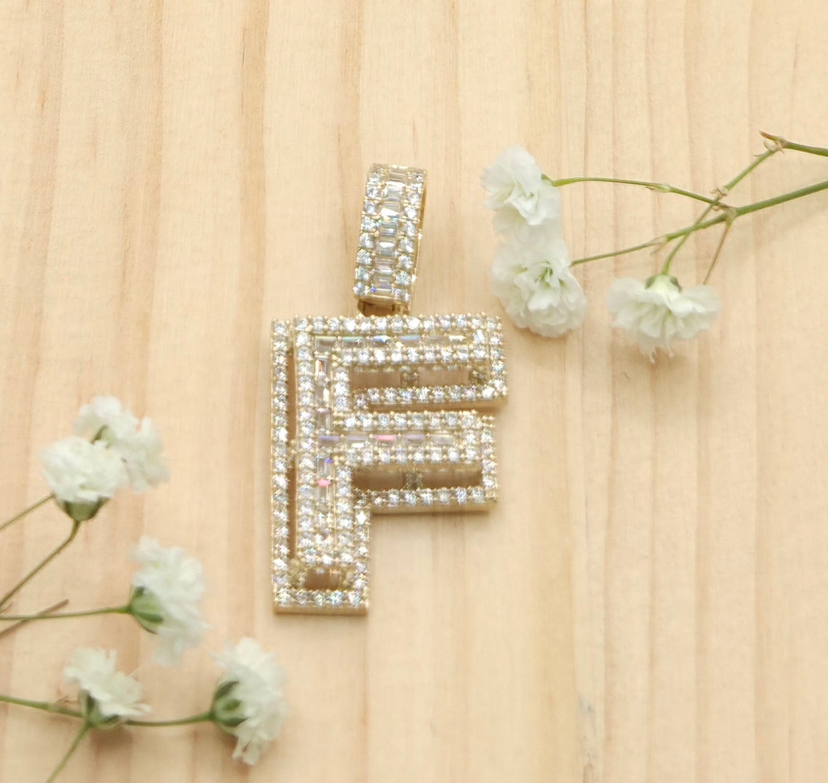 10KT SMALL CZ "F" LETTER PENDANT Weight 4.2GR