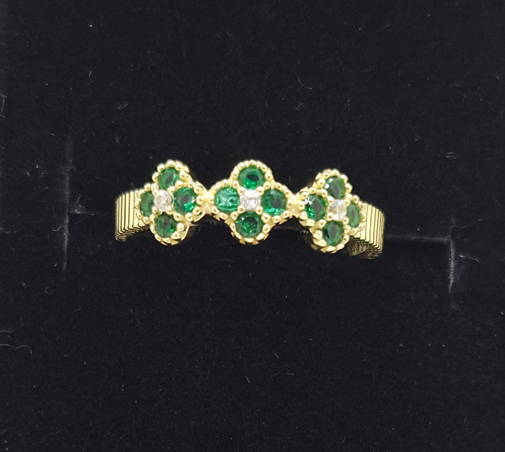 10KT GREEN CZ SMALL FLOWERS RING Weight 1.9GR