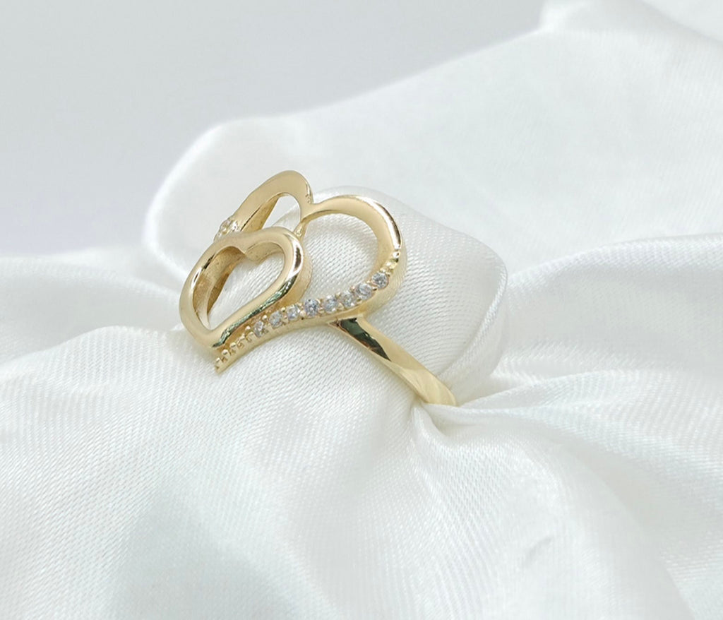 10KT SMALL TWO HEART SILHOUETTE RING Size 7 Weight 1.1GR
